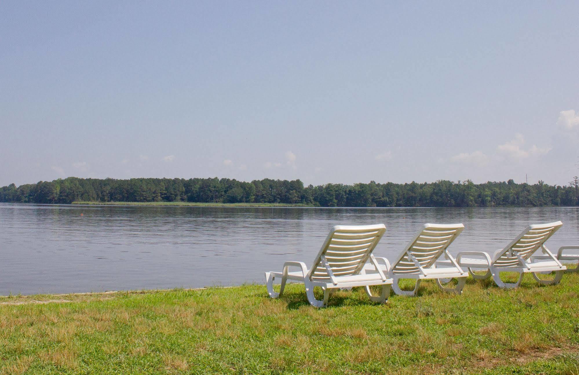 Chesapeake Bay Rv Resort Thousand Trails - Campground Gloucester Exterior photo