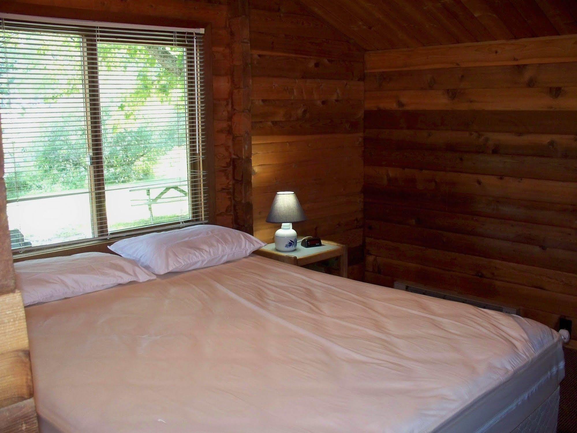 Chesapeake Bay Rv Resort Thousand Trails - Campground Gloucester Exterior photo