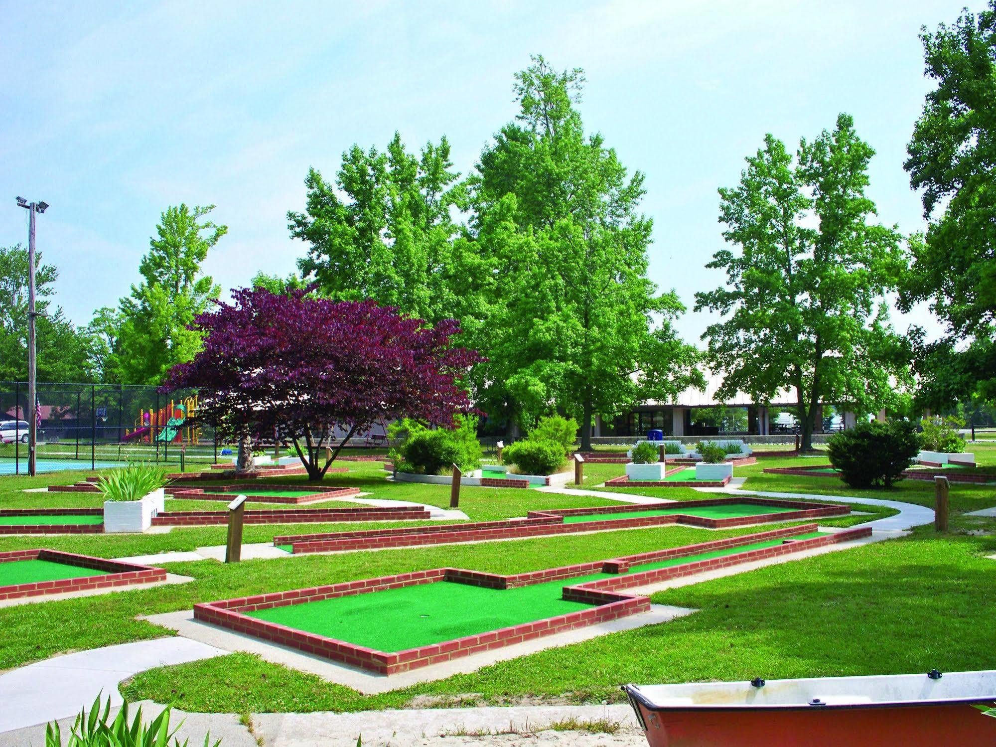 Chesapeake Bay Rv Resort Thousand Trails - Campground Gloucester Exterior photo