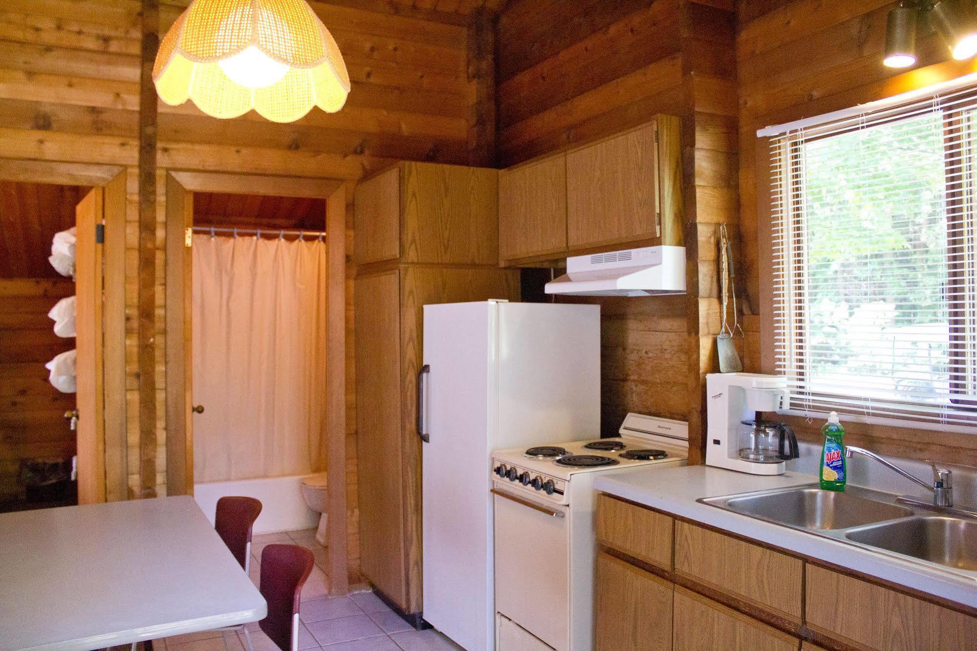 Chesapeake Bay Rv Resort Thousand Trails - Campground Gloucester Exterior photo