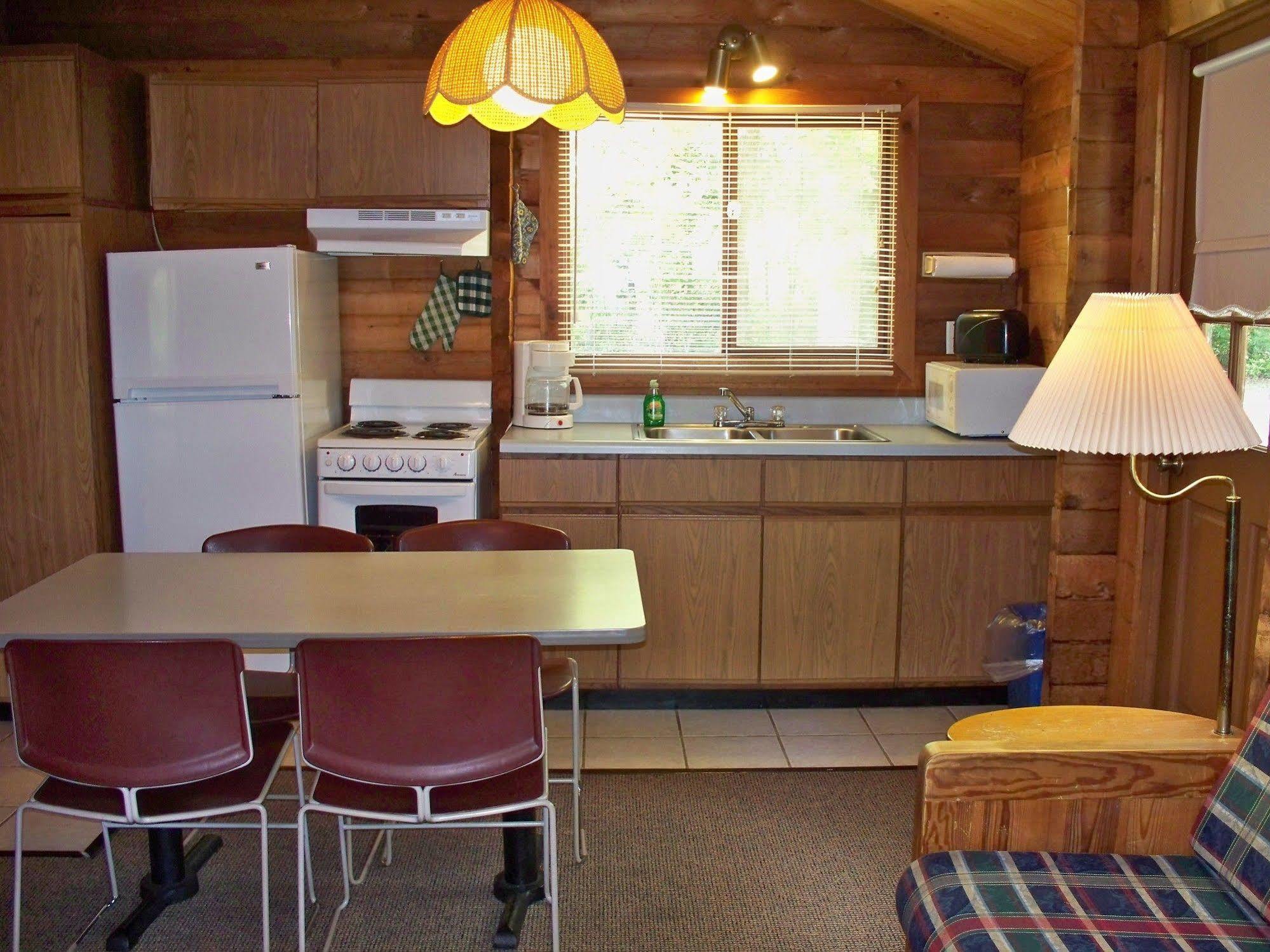 Chesapeake Bay Rv Resort Thousand Trails - Campground Gloucester Exterior photo