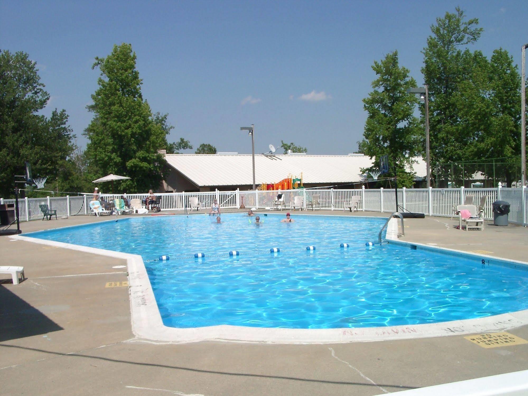 Chesapeake Bay Rv Resort Thousand Trails - Campground Gloucester Exterior photo