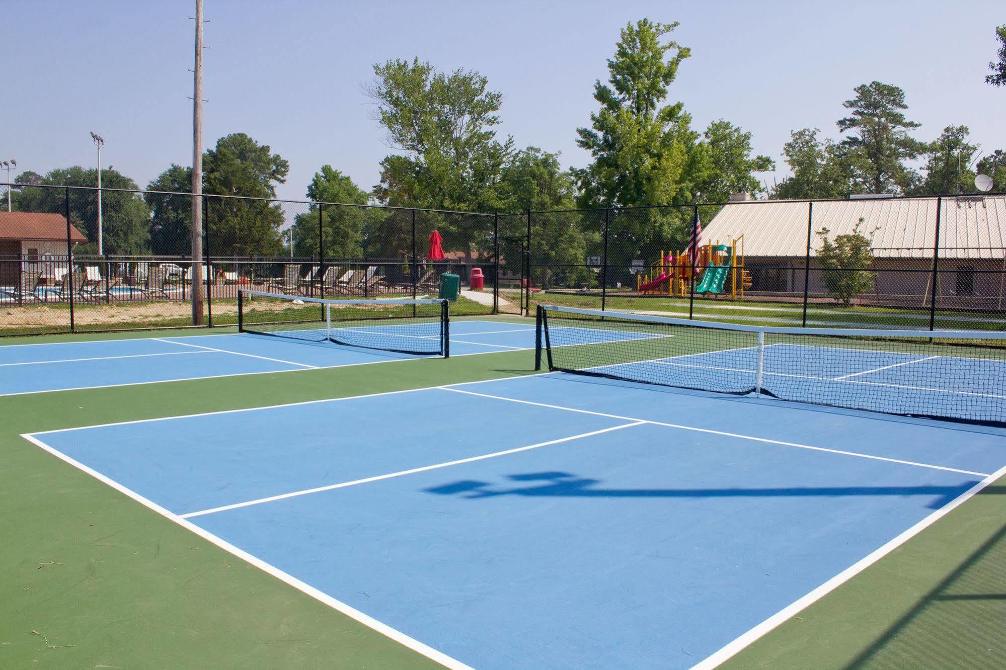 Chesapeake Bay Rv Resort Thousand Trails - Campground Gloucester Exterior photo